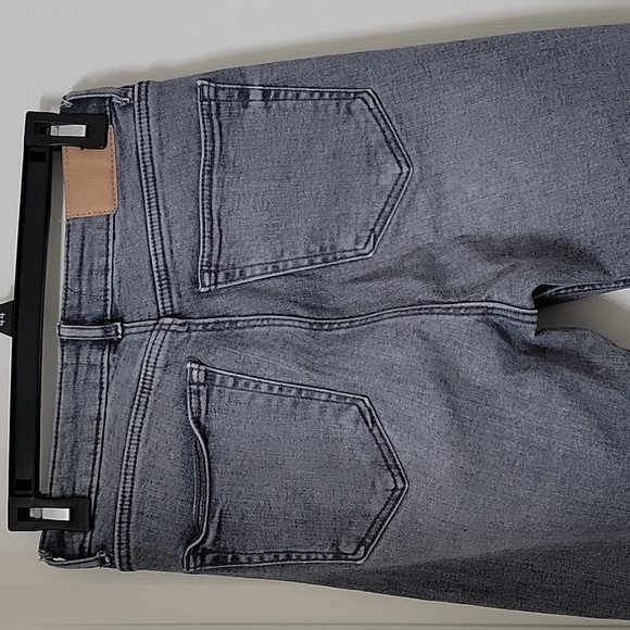 Zara Gray High Rise, Split Hem Distressed Size 6 Jeans, Gently Used Condition - Picture 15 of 15